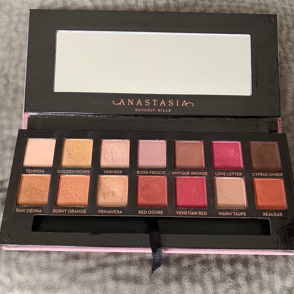 Modern Renaissance Anastasia Beverly Hills Palette